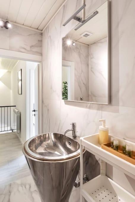 Stupendo Duplex In Centro A Milano Apartment Luaran gambar